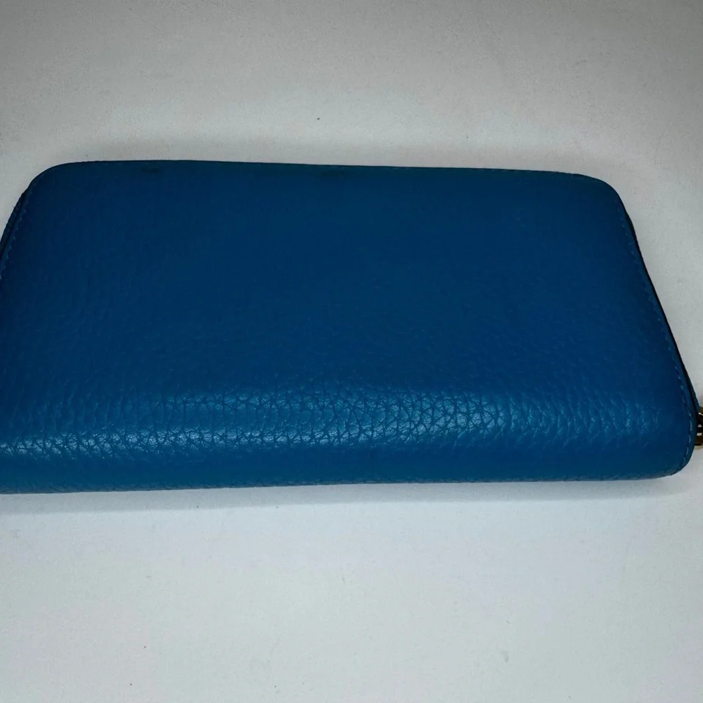 MICHAEL KORS Large Leather Jet Set Continental Blue Large Zip Around Wallet